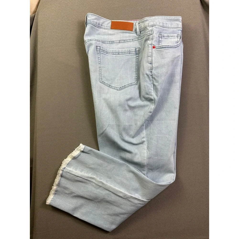 Peace Love World Light Wash Repreve Raw Hem Straight Leg‎ Jeans Womens 16 Blue